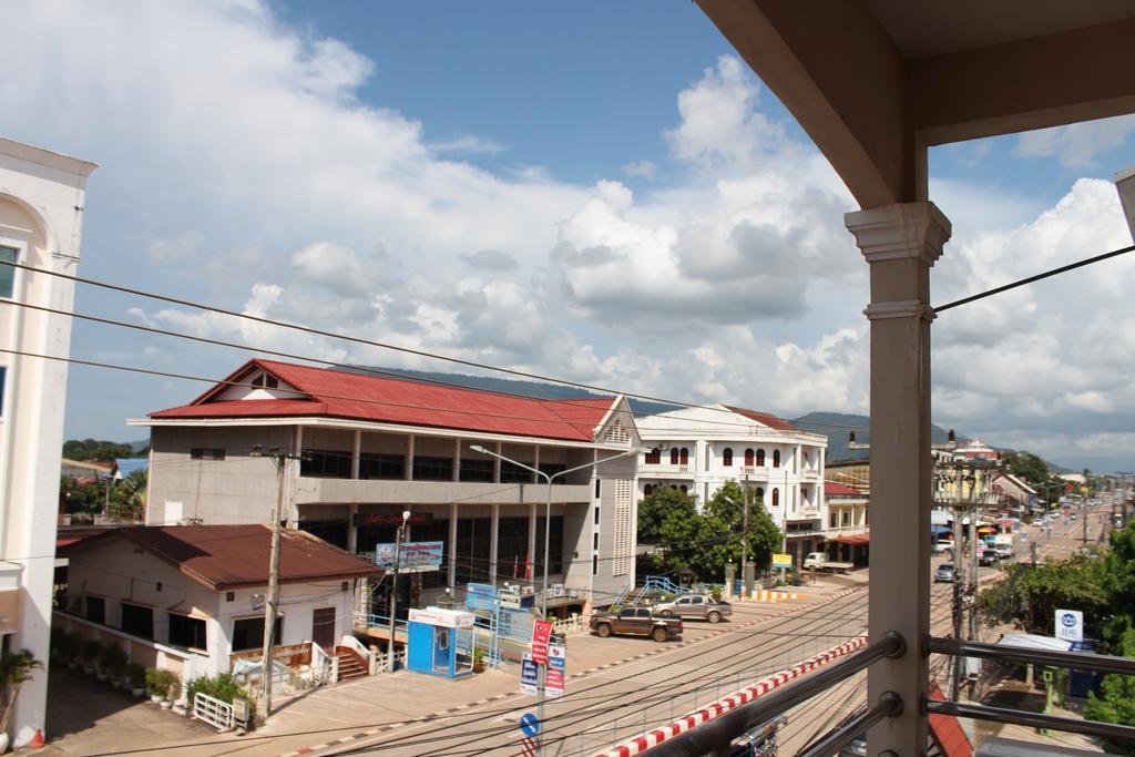 Alisa Guesthouse Pakse Exterior photo