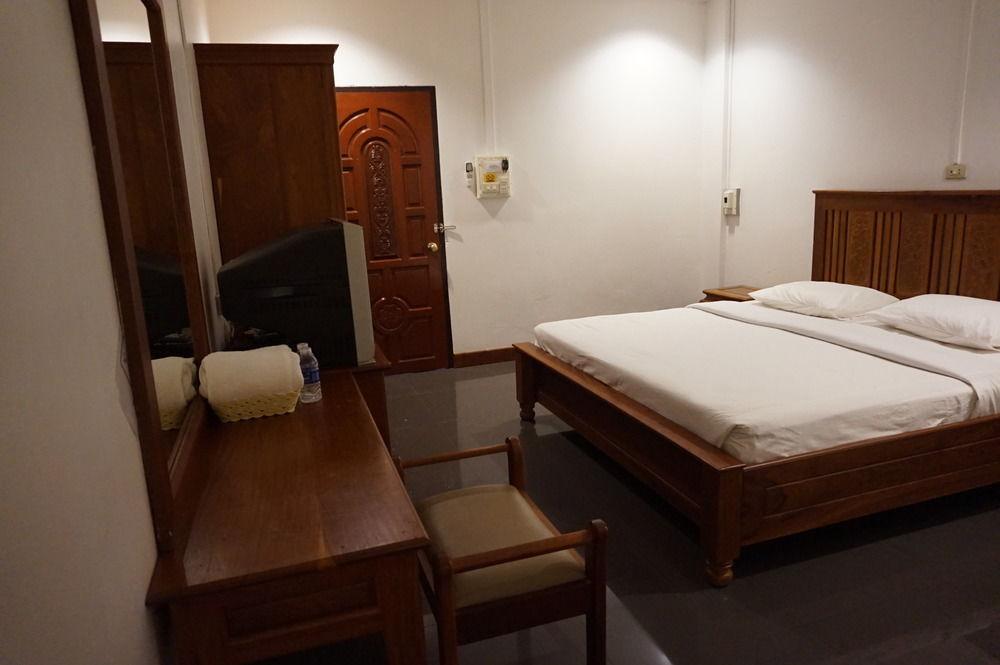 Alisa Guesthouse Pakse Exterior photo