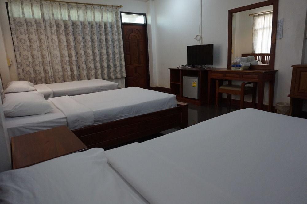 Alisa Guesthouse Pakse Exterior photo