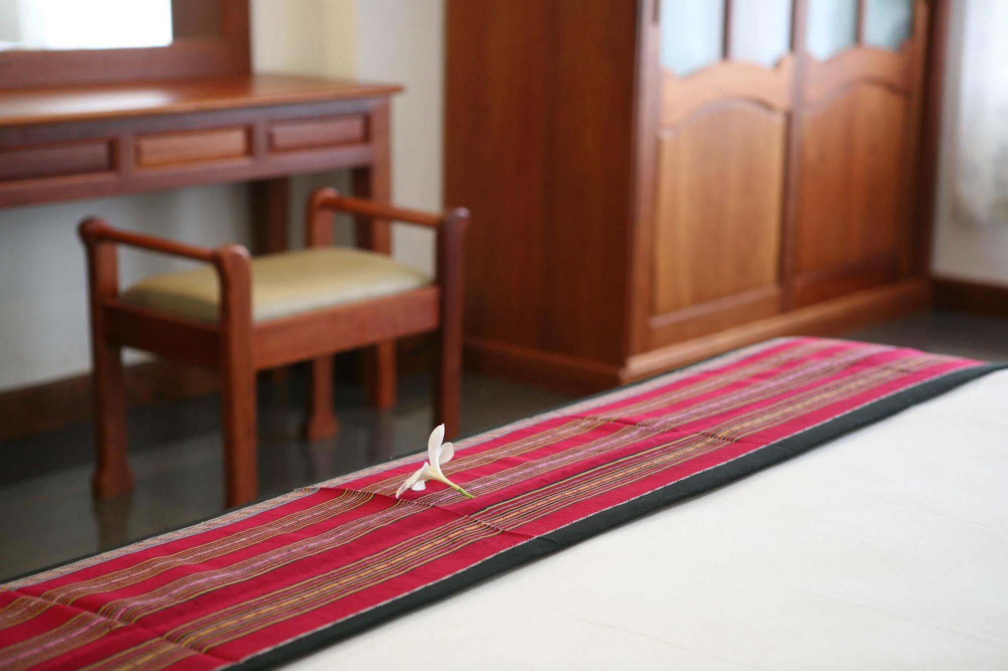 Alisa Guesthouse Pakse Exterior photo