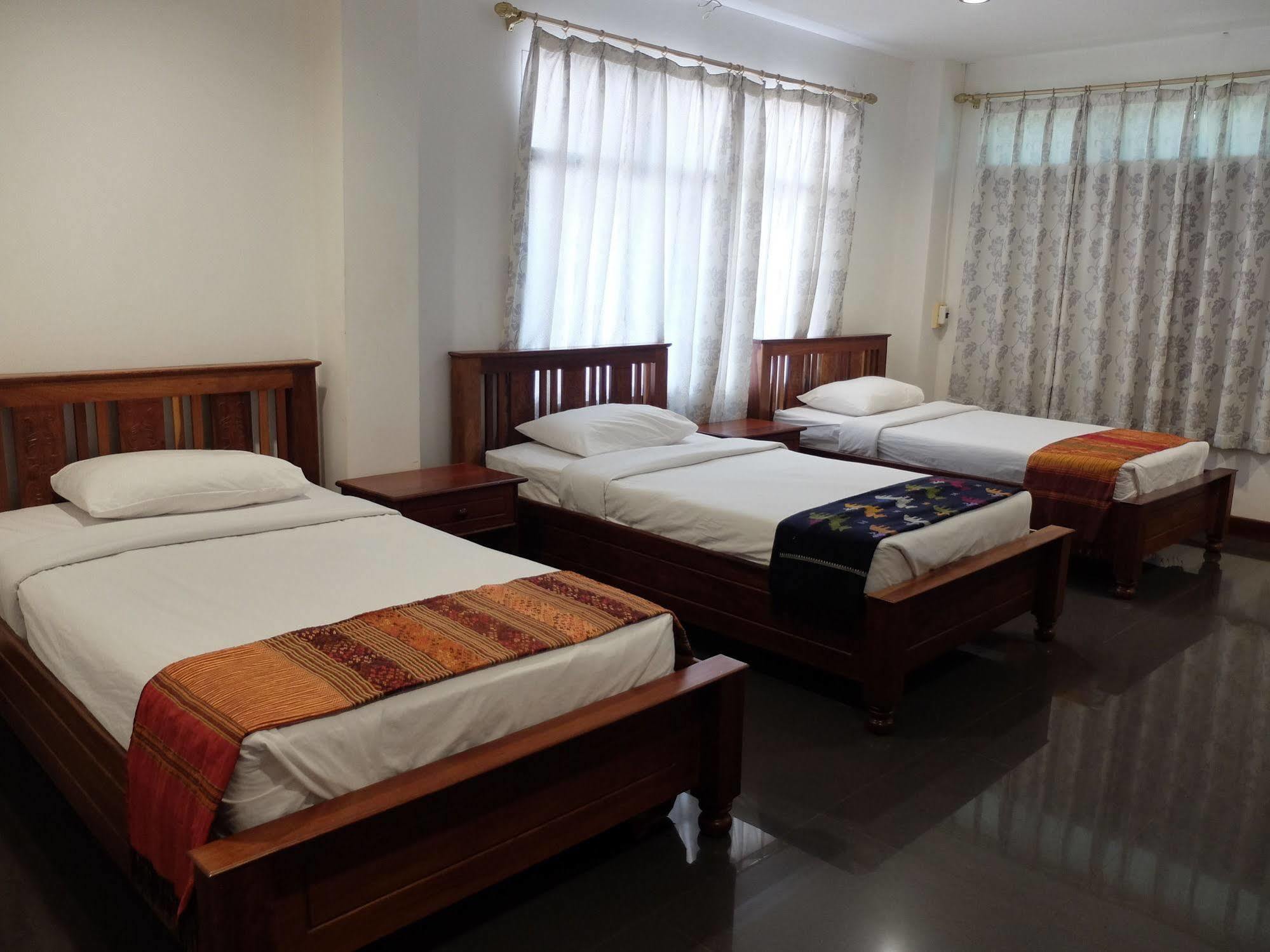 Alisa Guesthouse Pakse Exterior photo