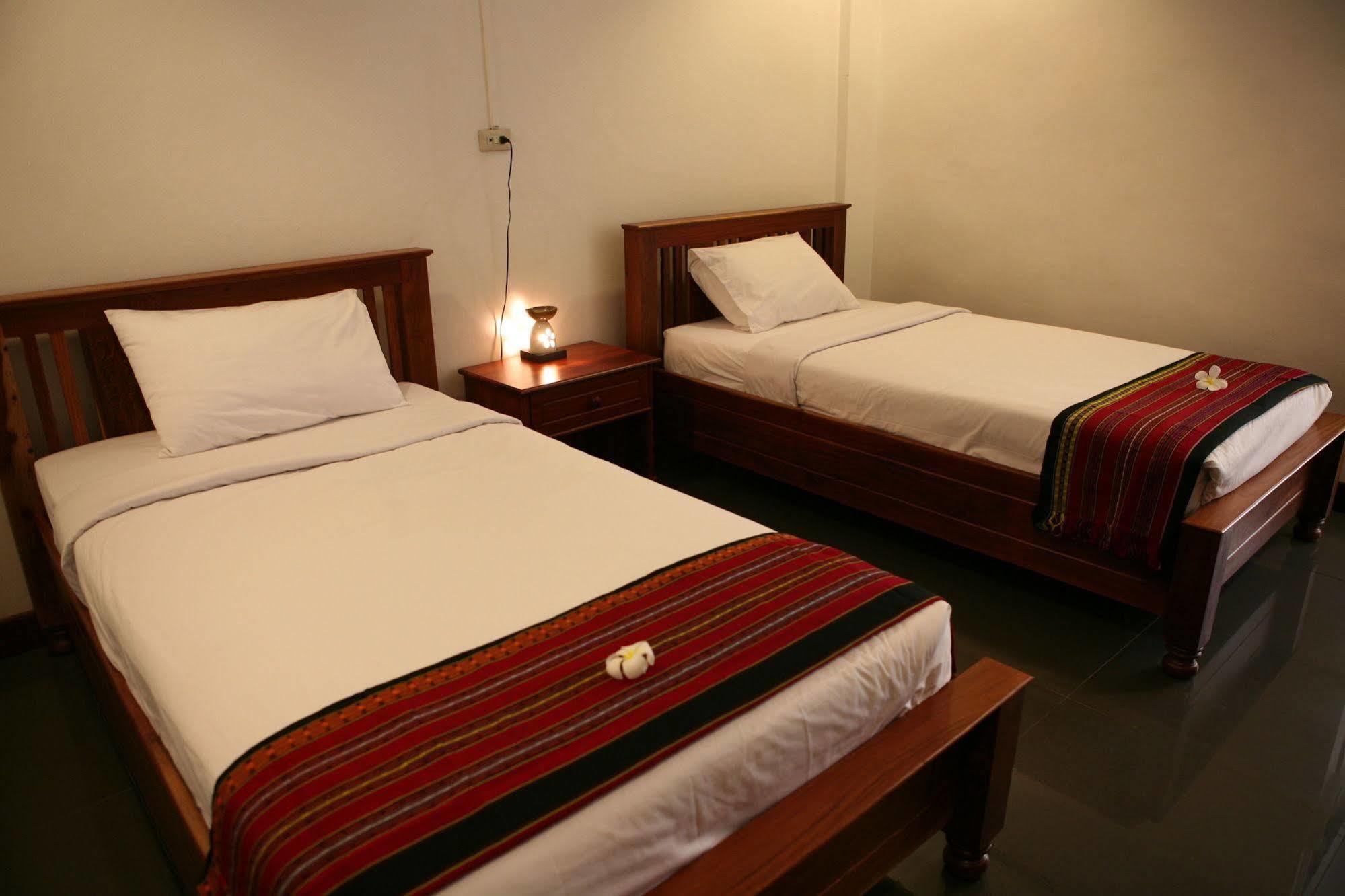 Alisa Guesthouse Pakse Exterior photo