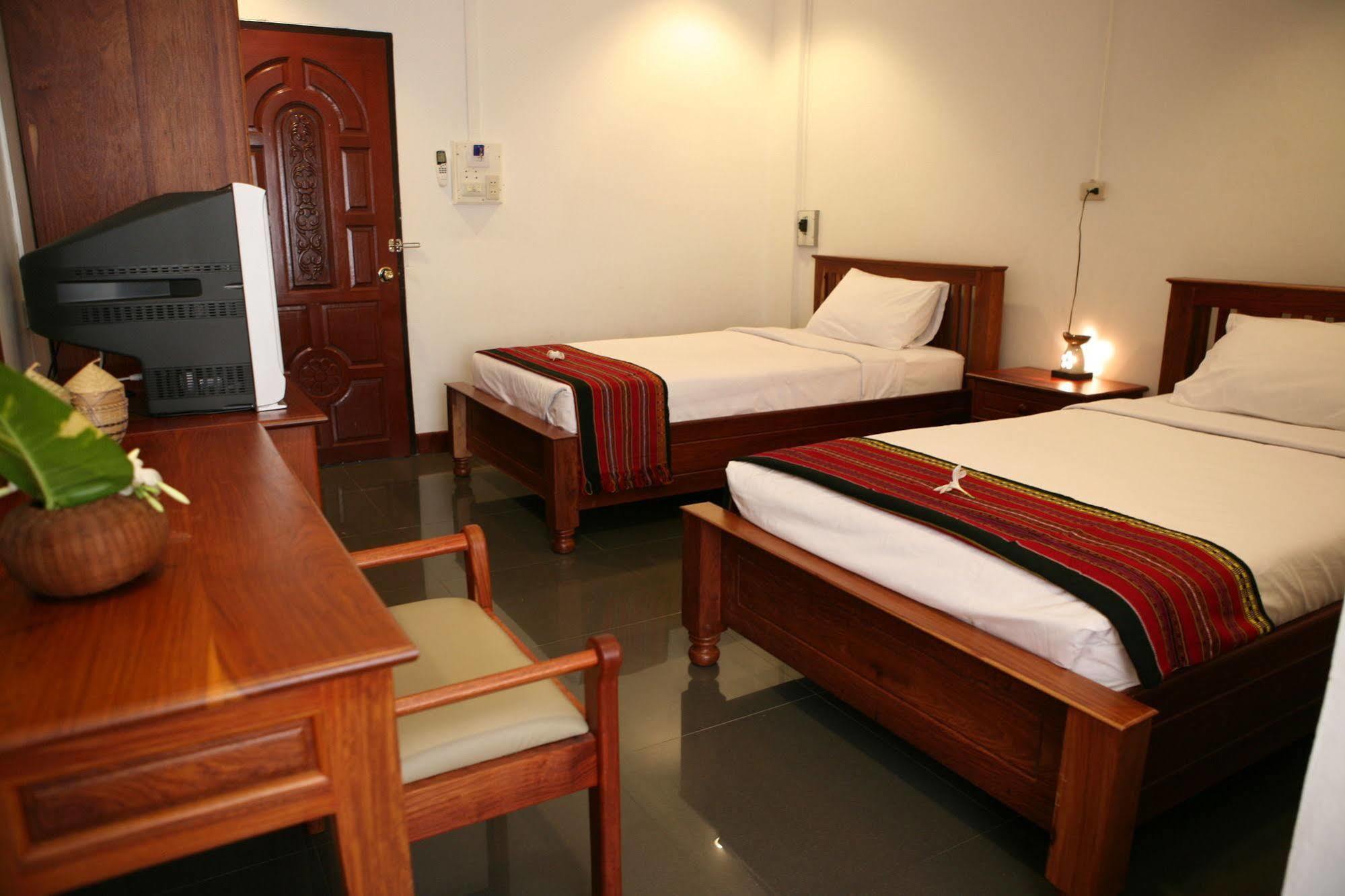 Alisa Guesthouse Pakse Exterior photo