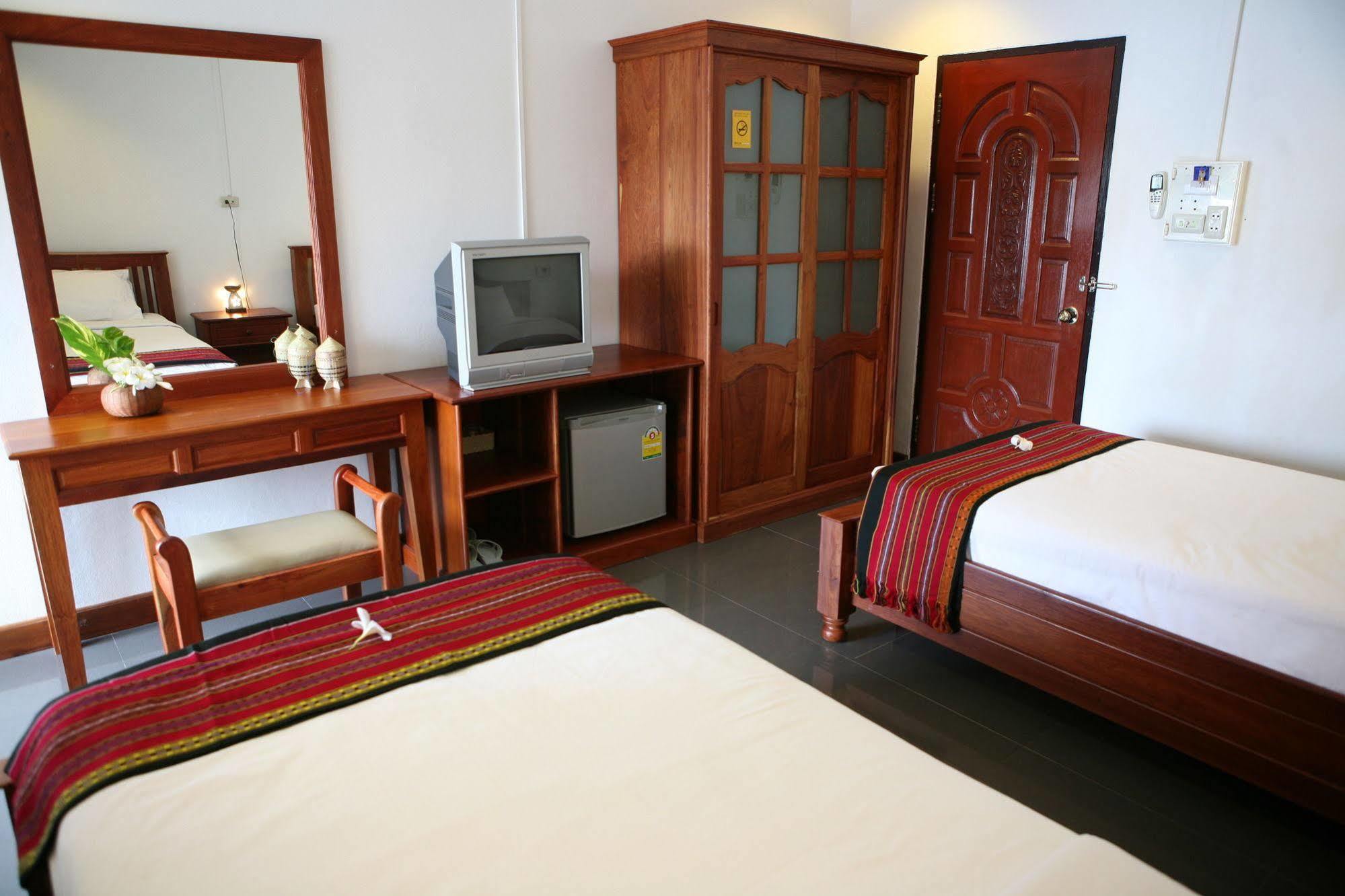 Alisa Guesthouse Pakse Exterior photo