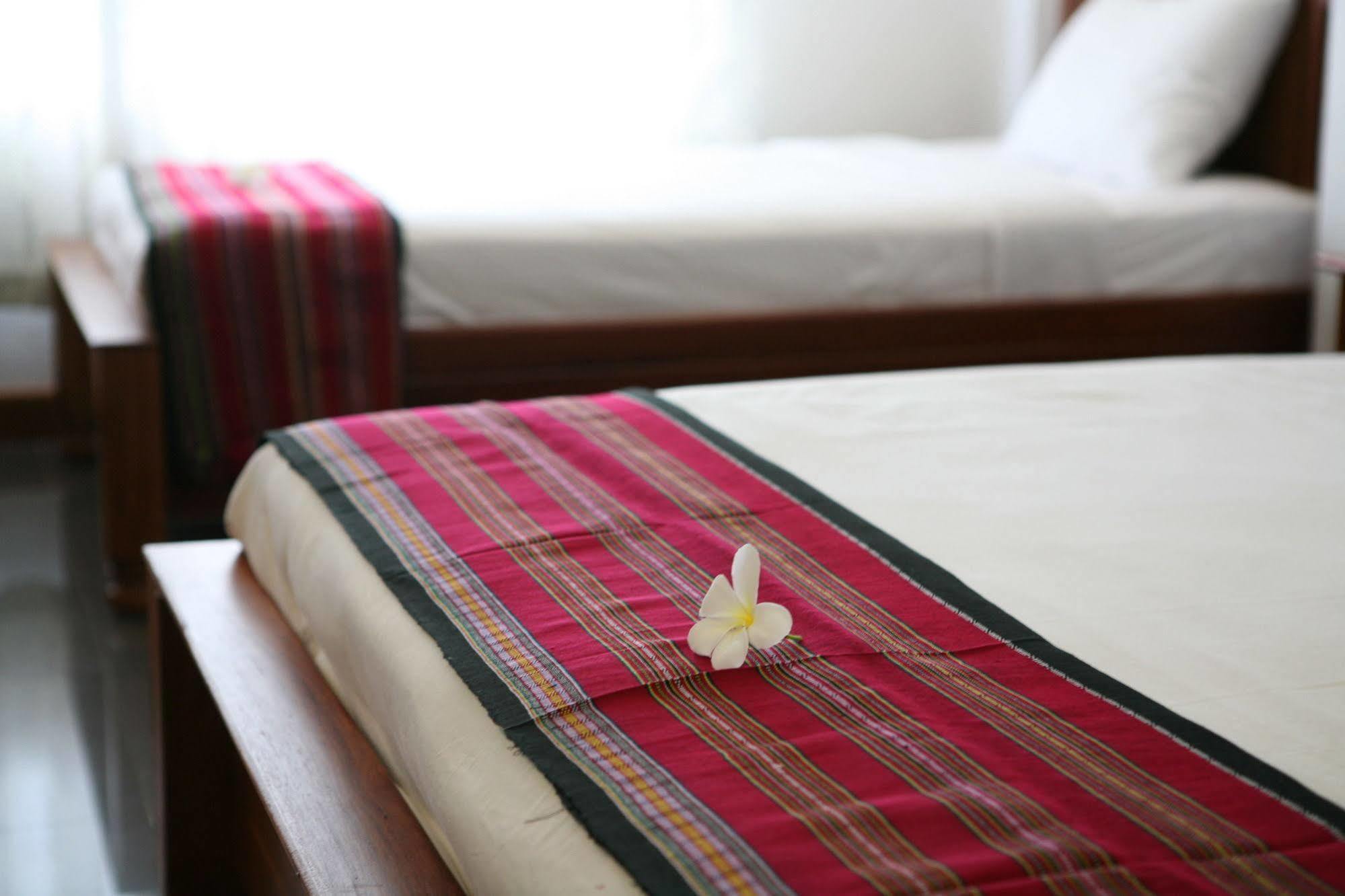Alisa Guesthouse Pakse Exterior photo