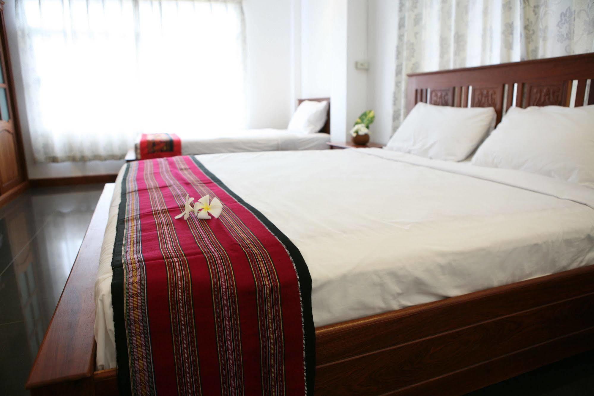 Alisa Guesthouse Pakse Exterior photo